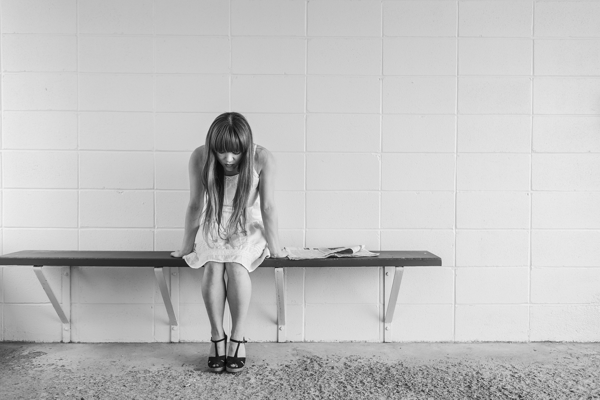 Depresija: Kakšni so znaki in kako jo zdravimo